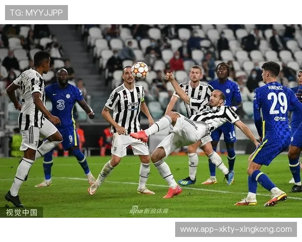 尤文基耶萨脚下连续踩球后远射破门，带来惊艳瞬间